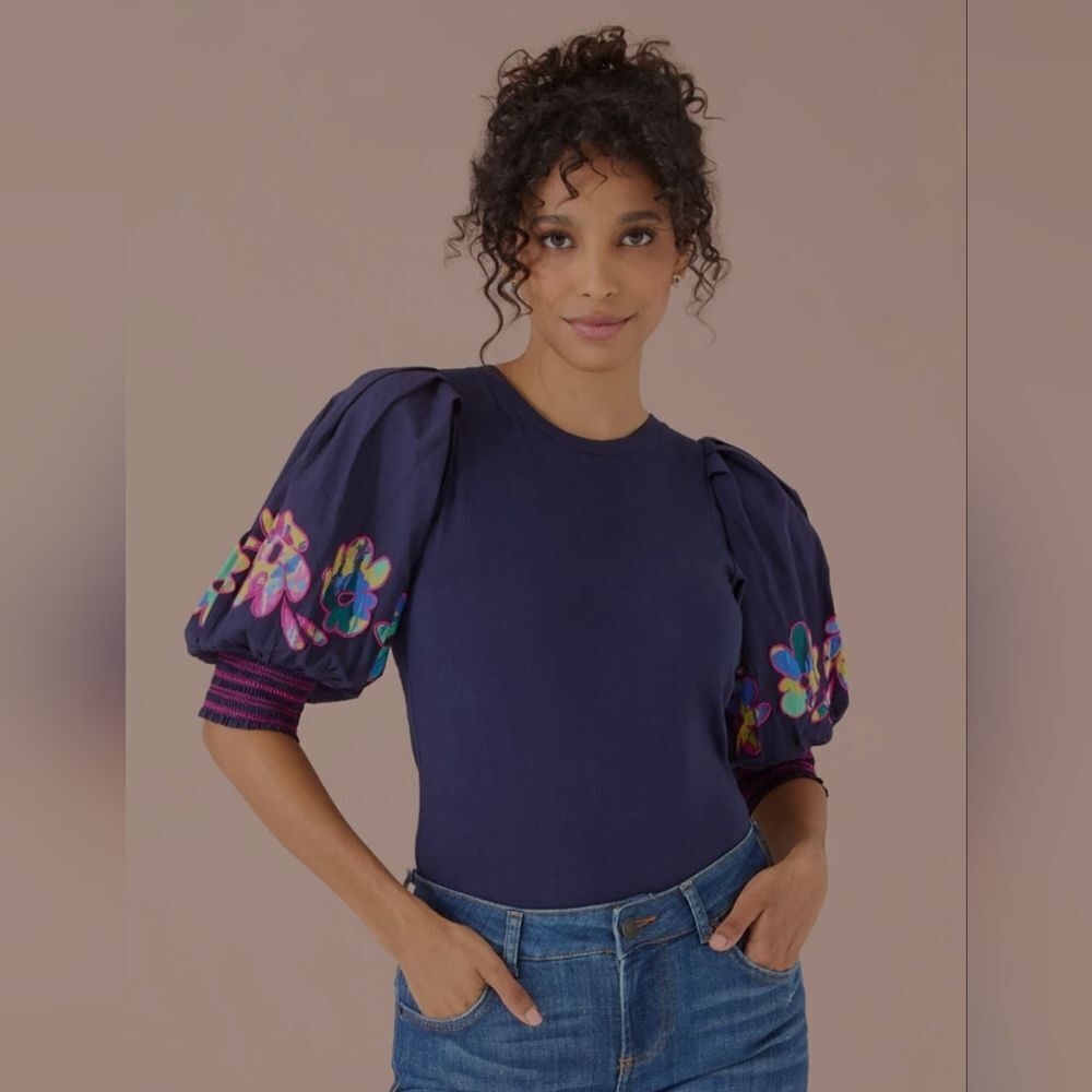ALIVIA charlotte top in floral applique navy Size M